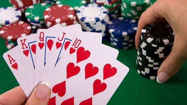 Ý nghĩa của thùng phá sảnh trong game bài poker V9bet